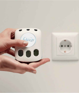 Febreze 3Volution Recharges Eveil Printanier pour Diffuseur Électrique, 4 x 20ml, Désodorisant Maison avec Programmation Intelligente, Technologie OdourClear, Jusqu'à 80 Jours