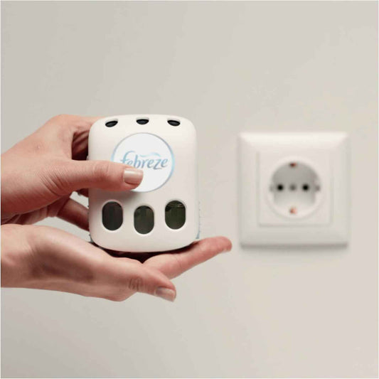 Febreze 3Volution Recharges Eveil Printanier pour Diffuseur Électrique, 4 x 20ml, Désodorisant Maison avec Programmation Intelligente, Technologie OdourClear, Jusqu'à 80 Jours